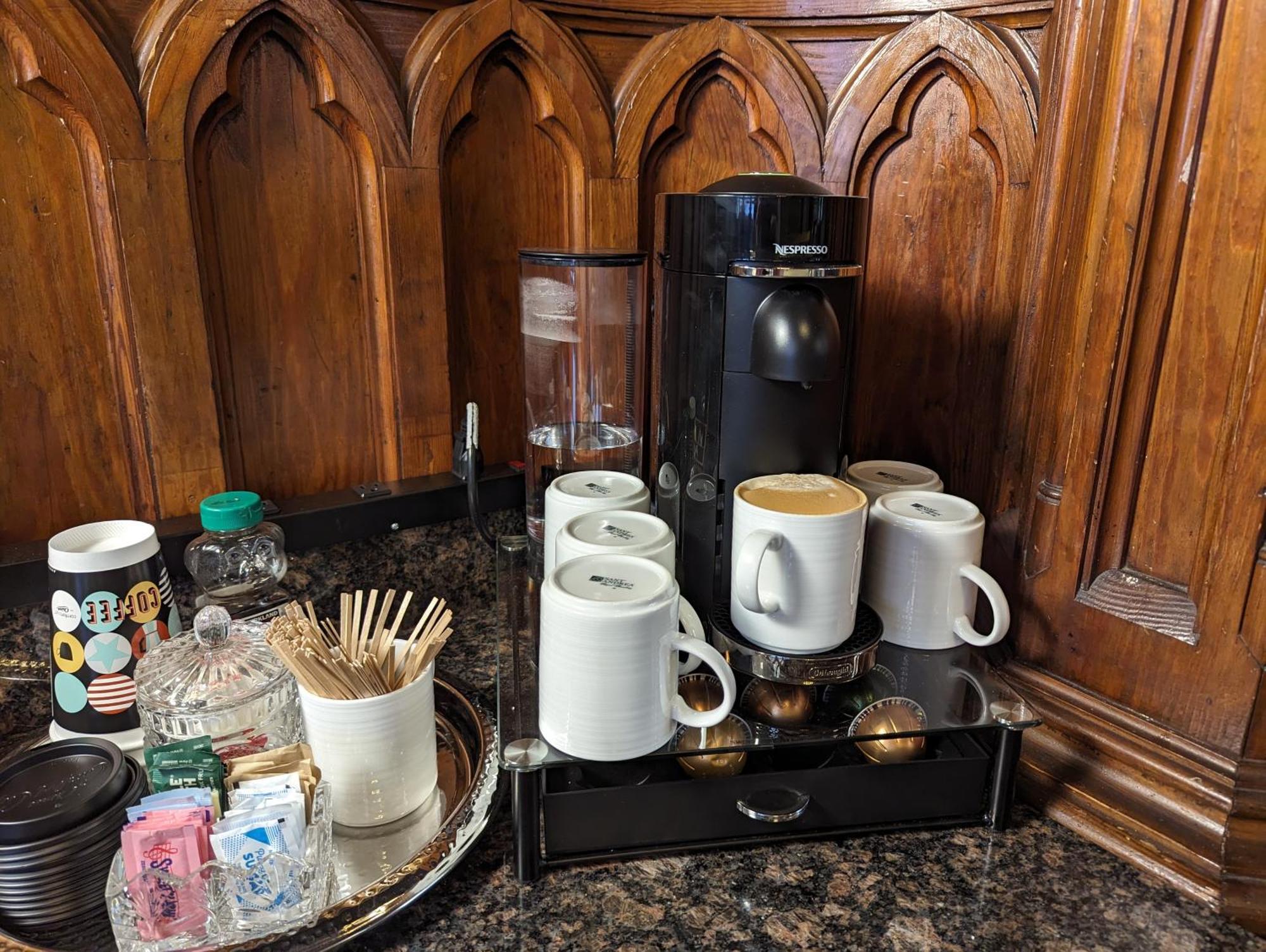 Gothic Heights Inn Clifton Heights Екстериор снимка
