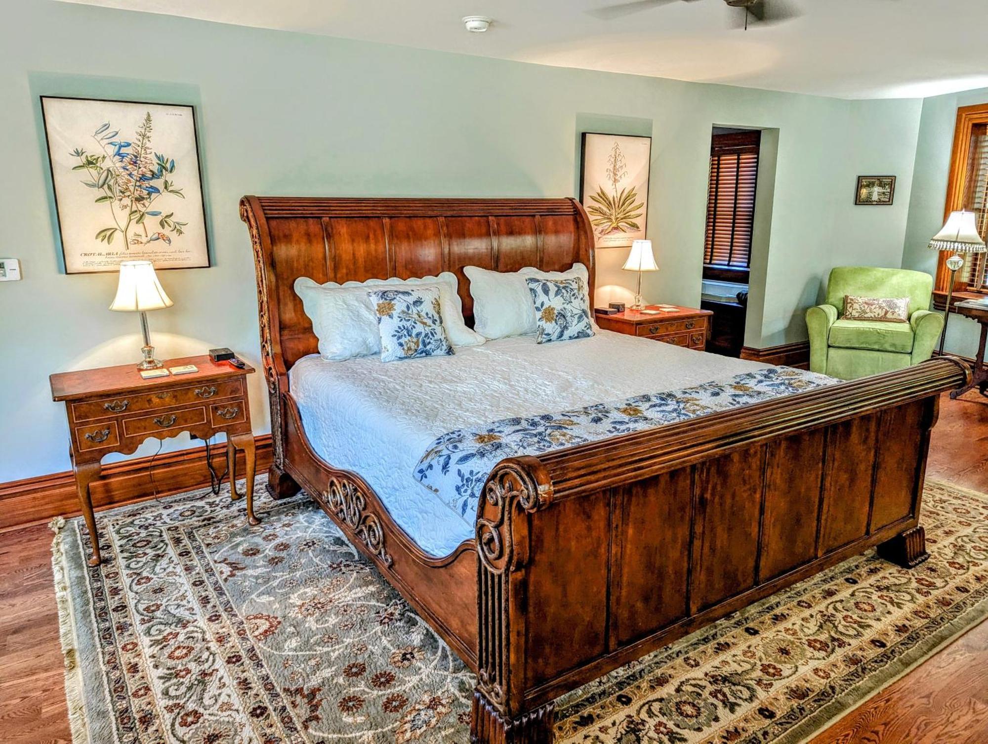 Gothic Heights Inn Clifton Heights Екстериор снимка