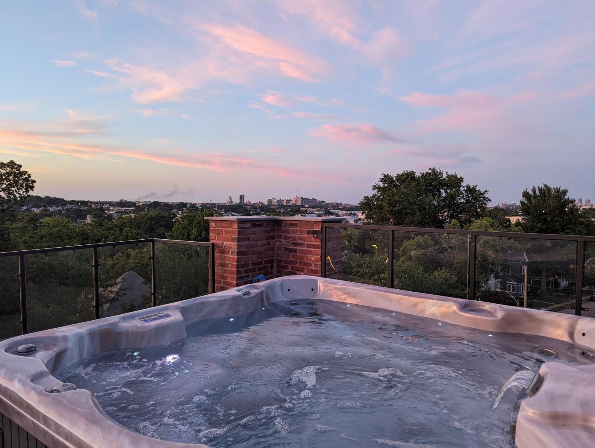 Gothic Heights Inn Clifton Heights Екстериор снимка