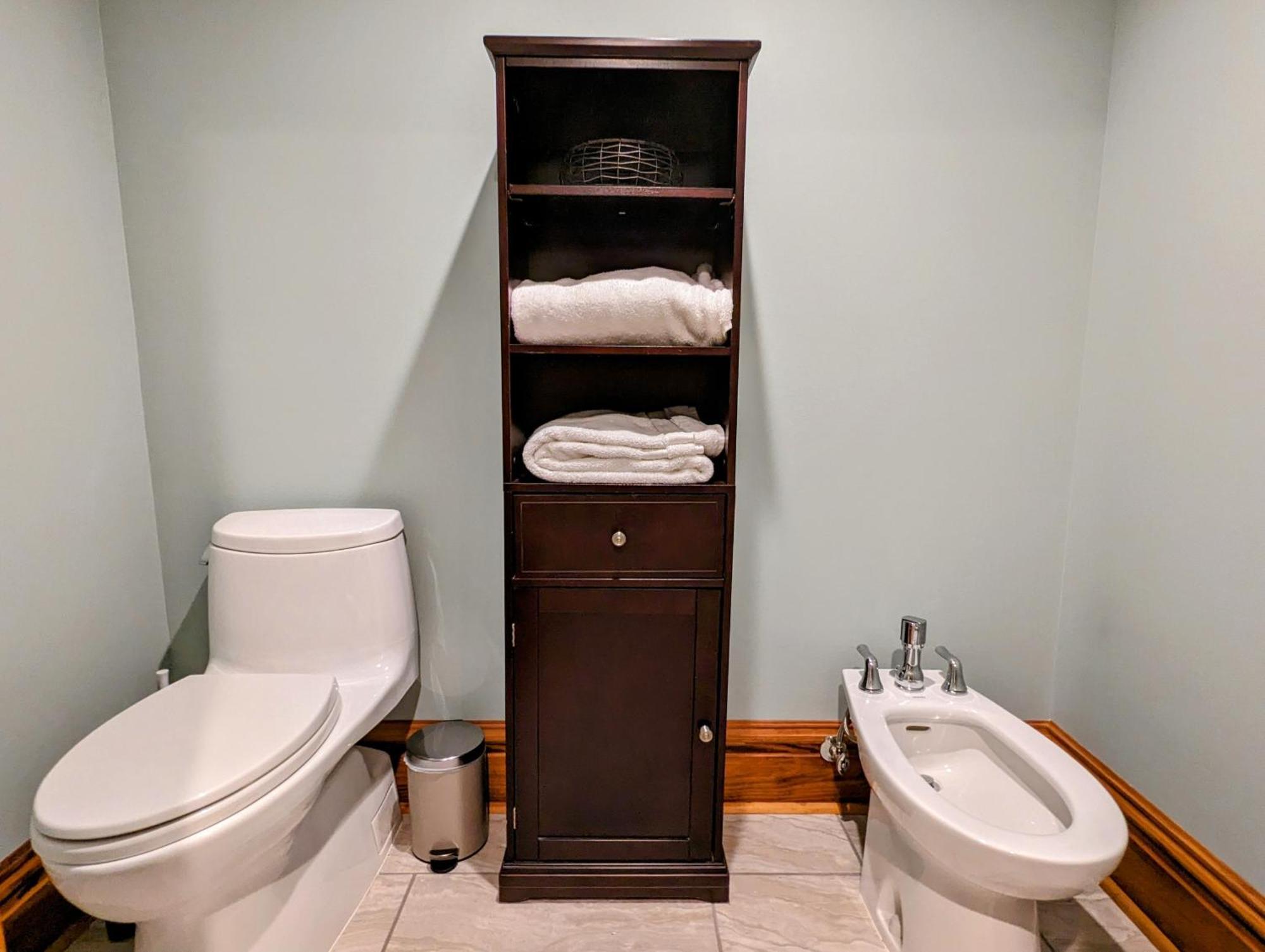 Gothic Heights Inn Clifton Heights Екстериор снимка