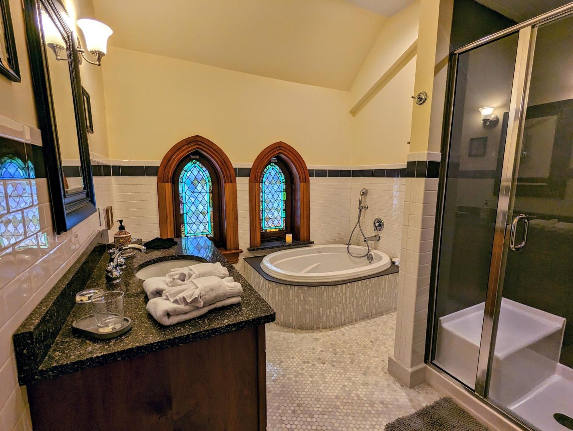 Gothic Heights Inn Clifton Heights Екстериор снимка